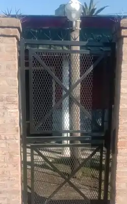 Reja con Malla para Puerta